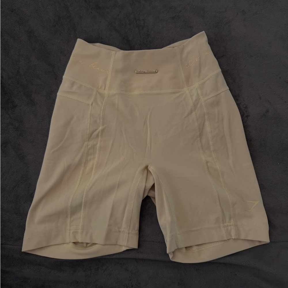 Yellow Women's High-Waisted gym shorts
